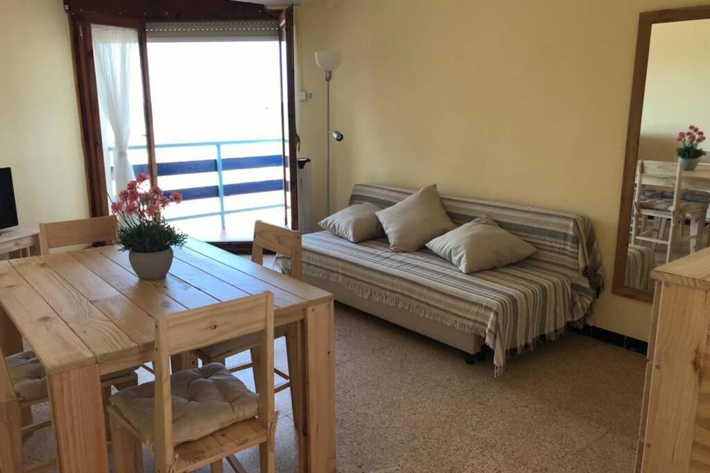 El Faro Apartaments Platja Llarga-Les Salines-Tgn Tarragona Exteriér fotografie